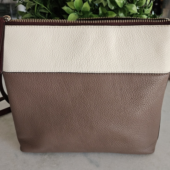 Kate Spade Crossbody Bag - Picture 3 of 11